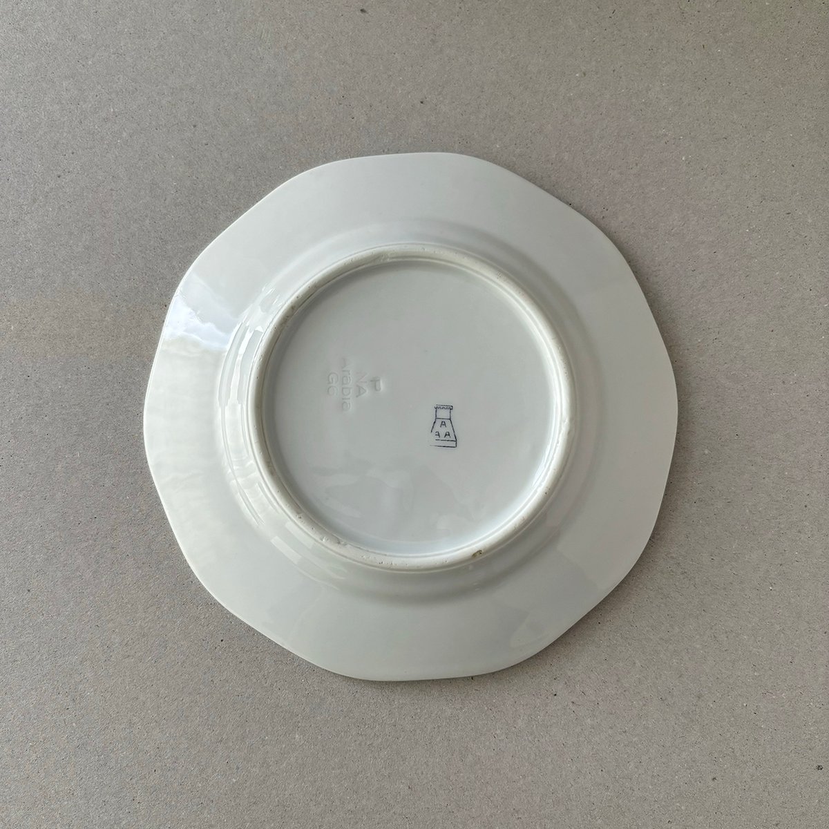 old arabia moderna plate 15cm logo | retro number