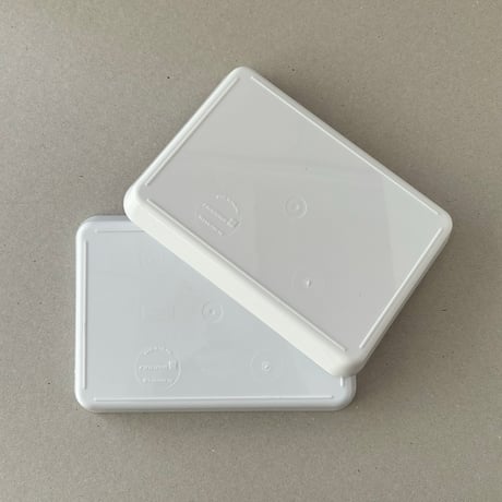 Finnair white plate