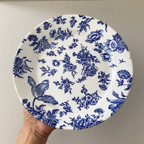arabia plate  blue flower motif 23.5cm