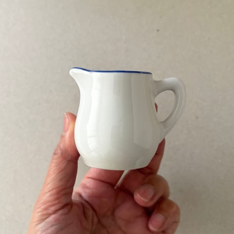 arabia creamer blue line