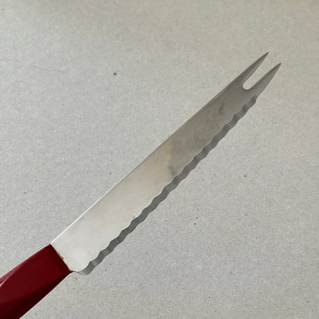 fiskars bread and cheese ? knife red