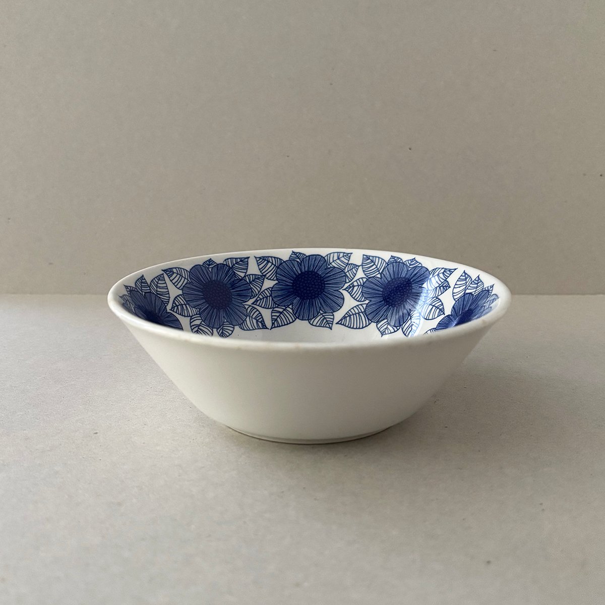 arabia bowl Malva Esteri Tomula | retro number