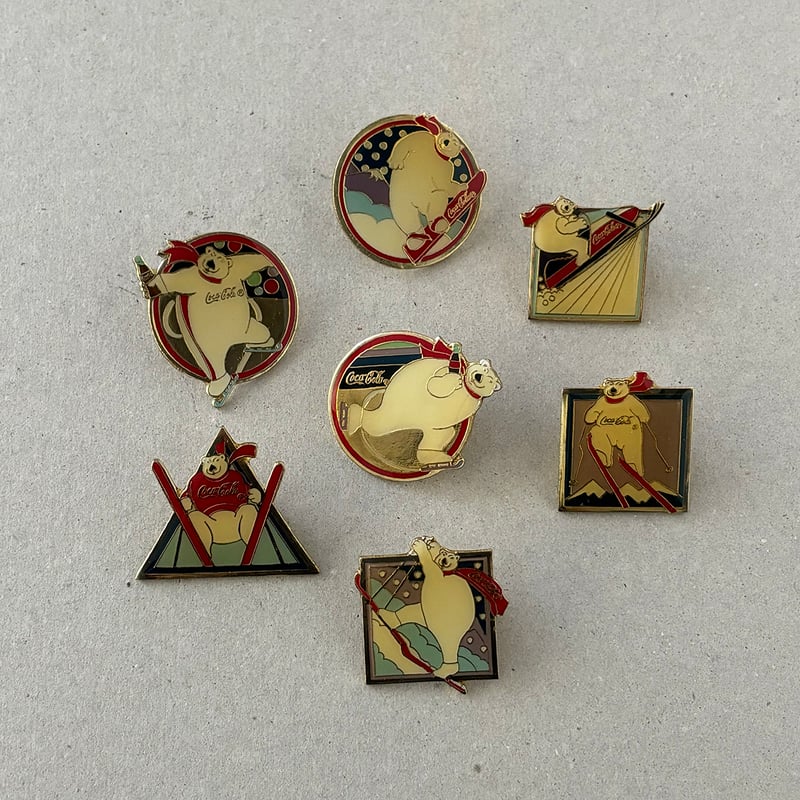 Coca-Cola　×　globe　ピンバッチ8種　9個セット　（655） Coca-Cola × globe ピンバッチ8種 9個セット （655）