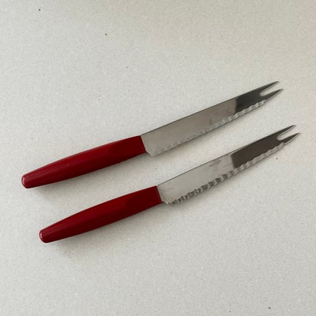 fiskars bread and cheese ? knife red