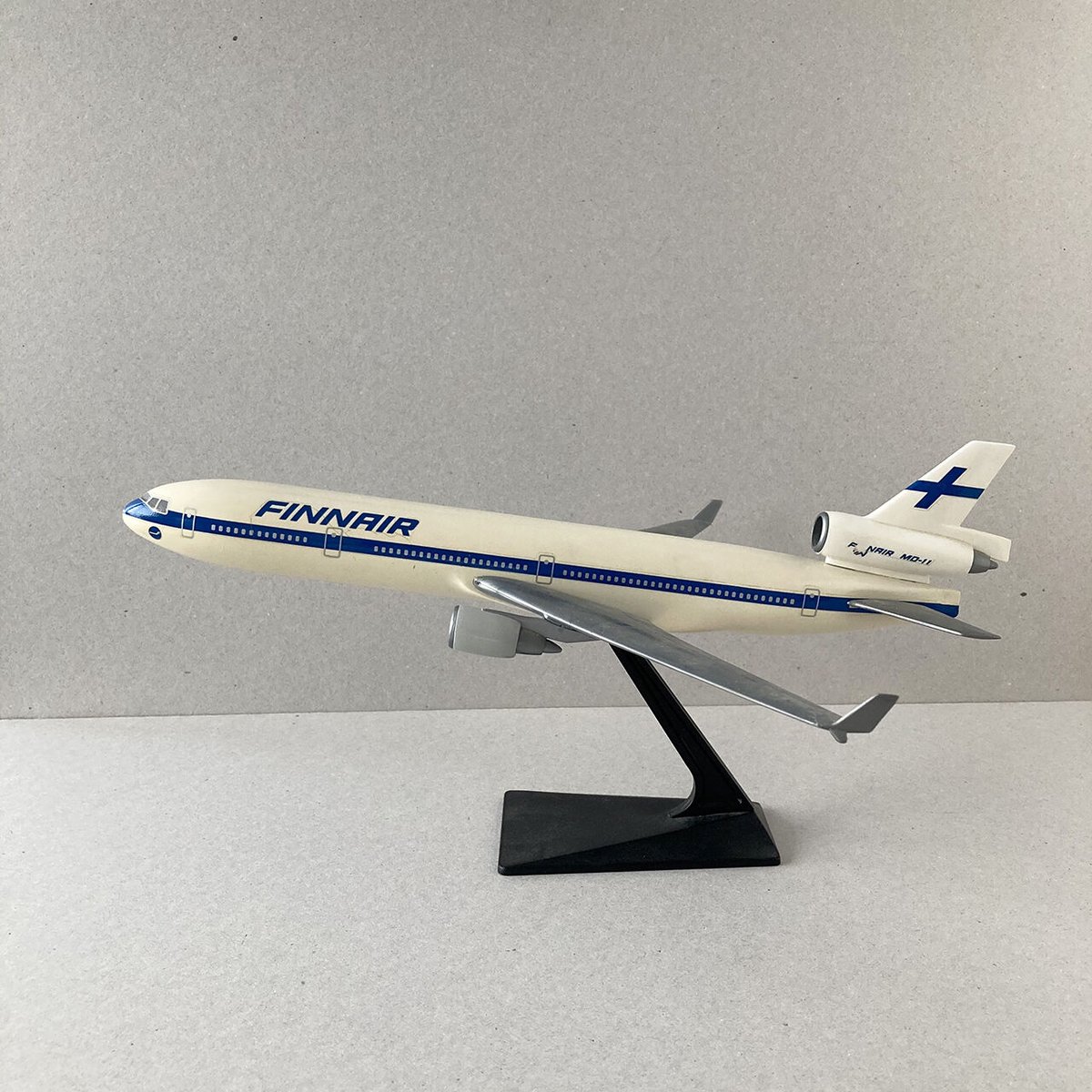 Finnair Airplanes model MD-11 | retro number