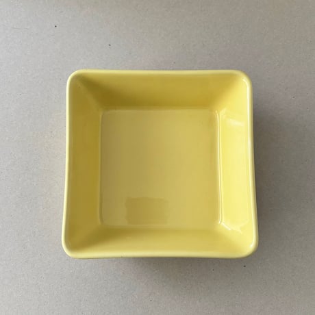 arabia kilta スクエアプラター yellow 16cm