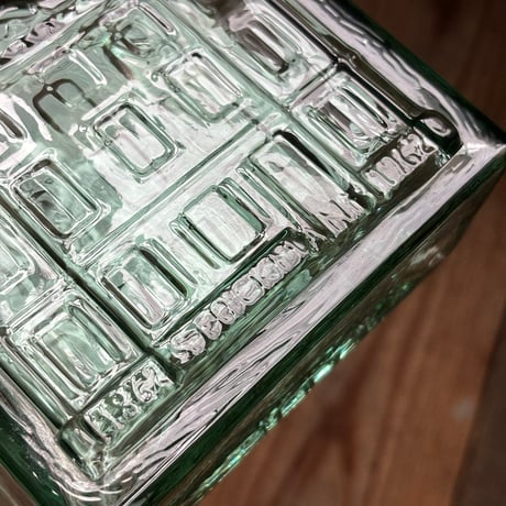 Nuutajarvi stockmann 125th bottle