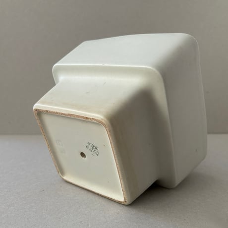 arabia flower pot LB2 white