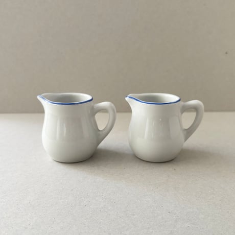 arabia creamer blue line