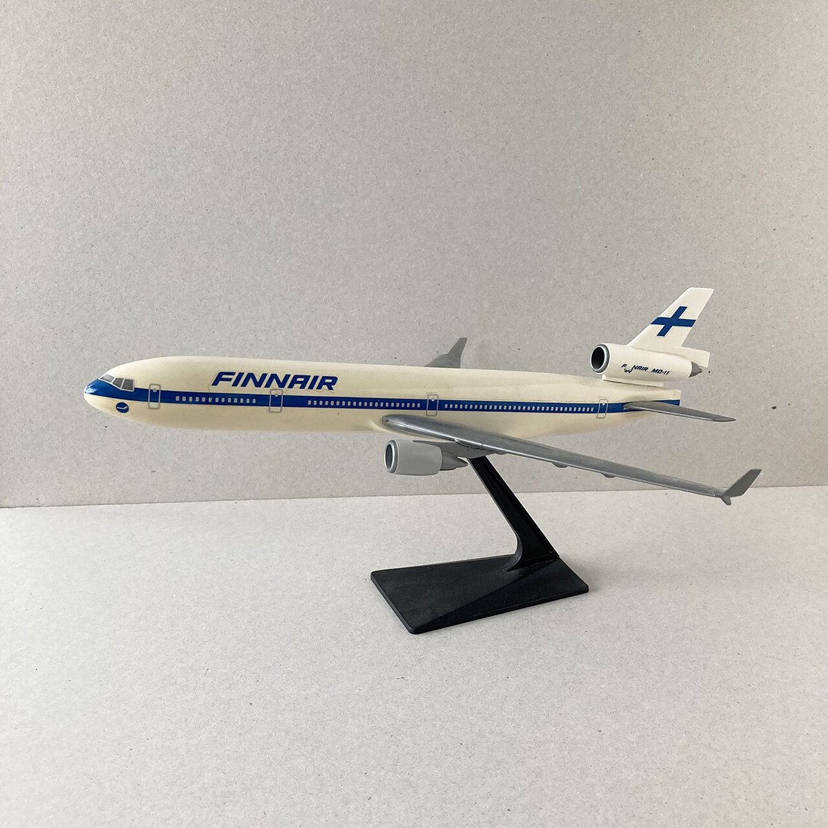 Finnair Airplanes model MD-11 | retro number