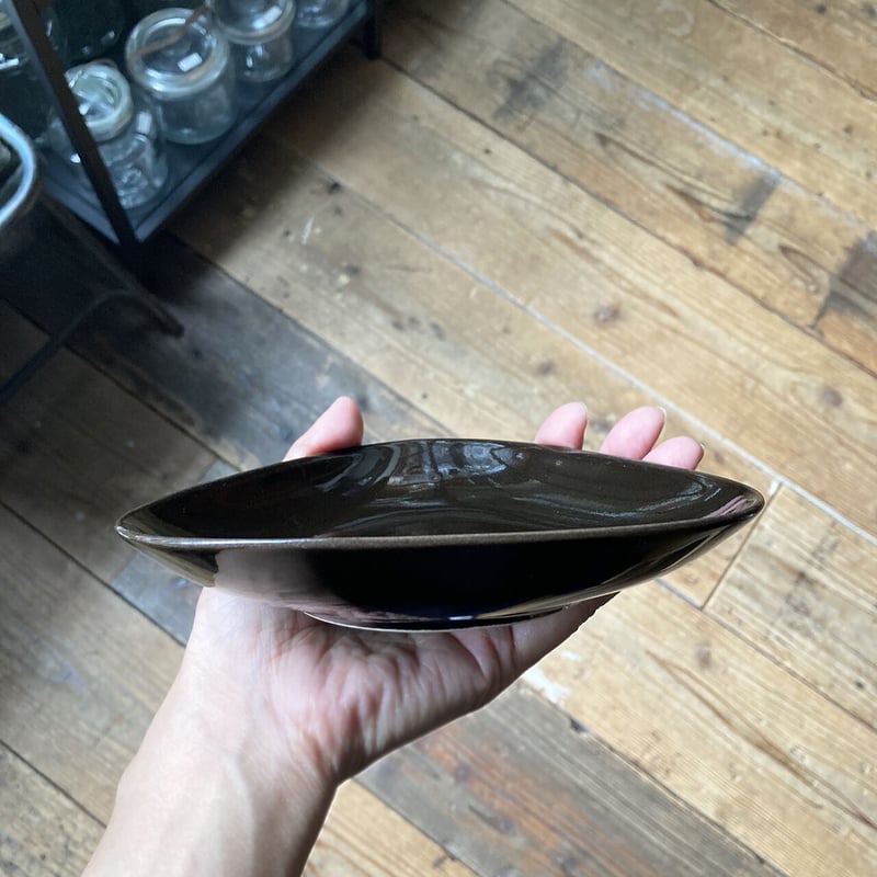 arabia kilta triangle plate black | retro number