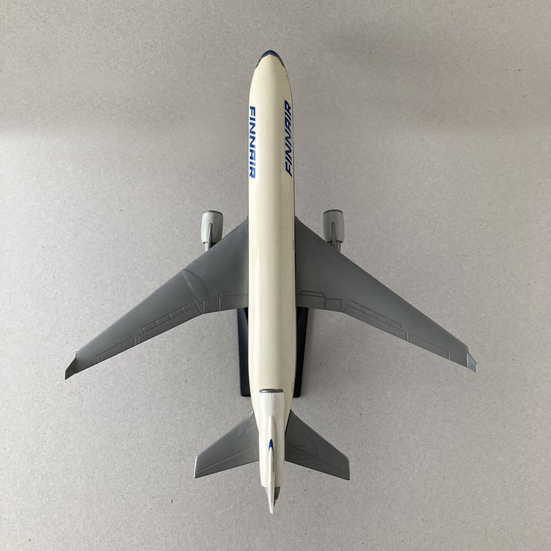 Finnair Airplanes model MD-11 | retro number