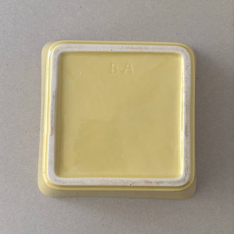 arabia kilta スクエアプラター yellow 16cm