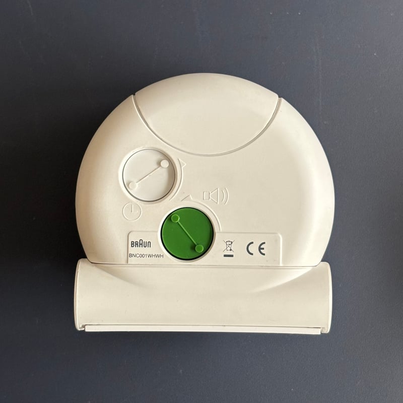 希少　白　Braun (ブラウン) - アラームクローム　[BNC001] 楽天市場】【並行輸入品】BRAUN ブラウン アラーム クロック
