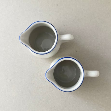 arabia creamer blue line