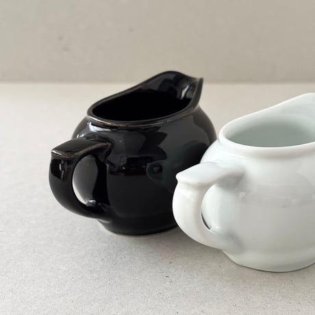arabia creamer white M