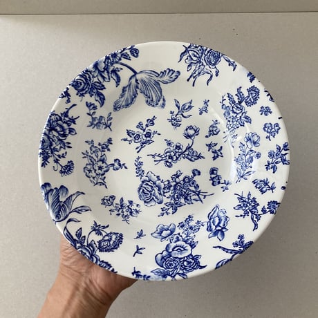 arabia  soup plate  blue flower motif 23cm