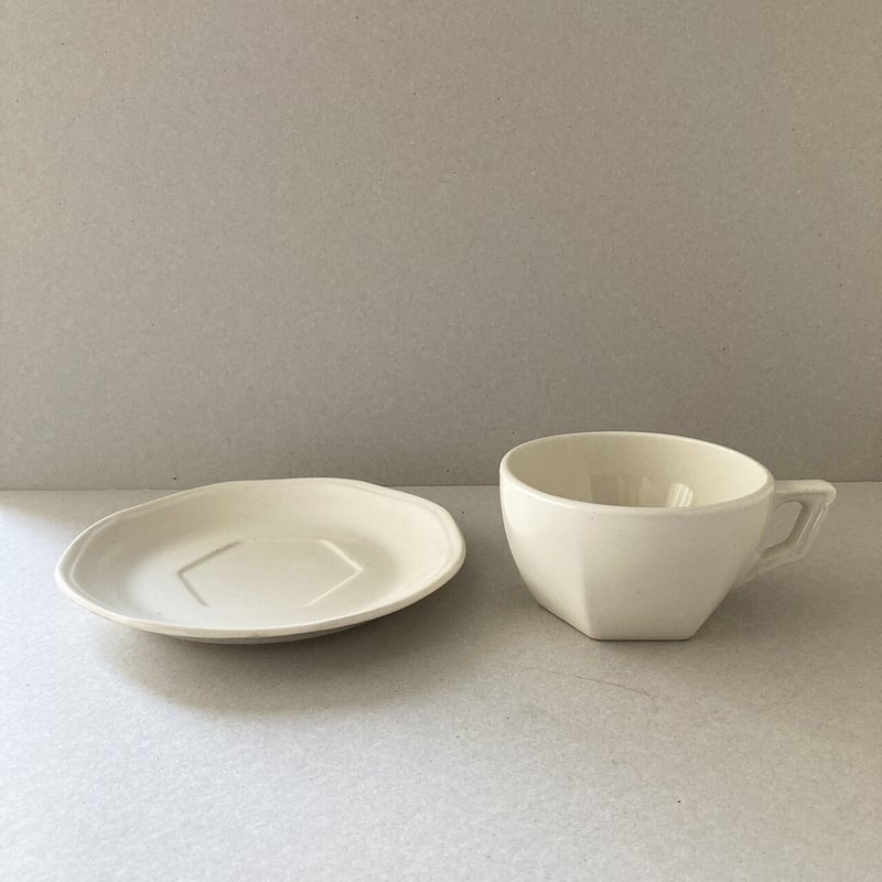 ARABIA vintage ホワイトプレート(23cm)2枚セット Amazon.co.jp: [ アラビア] Arabia 皿 23cm ココ ホワイト Koko