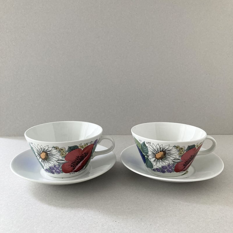 Valmuバルム 篭ら ティーカップトリオ アラビア