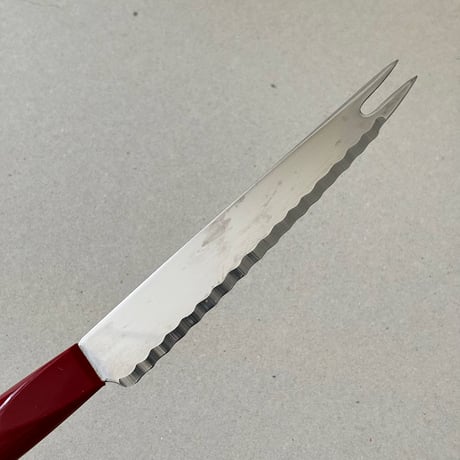 fiskars bread and cheese ? knife red