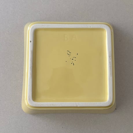 arabia kilta スクエアプラター yellow 16cm