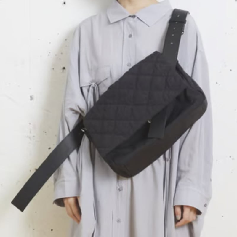 queue crossbody bag」SI23A0113 （30）black | S / île 