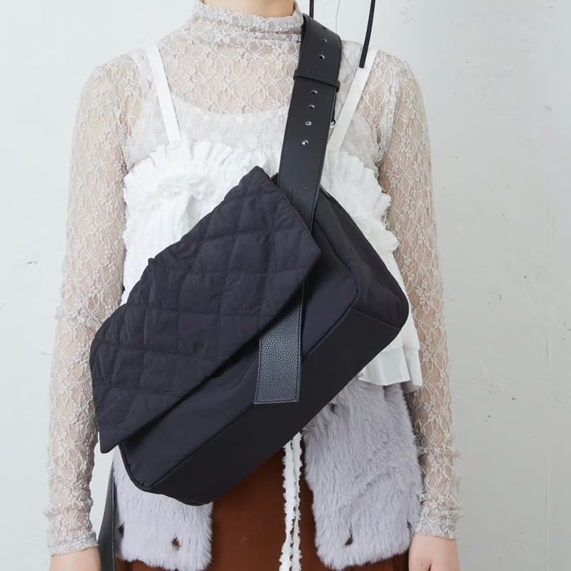 queue crossbody bag」SI23A0113 （30）black | S / île 