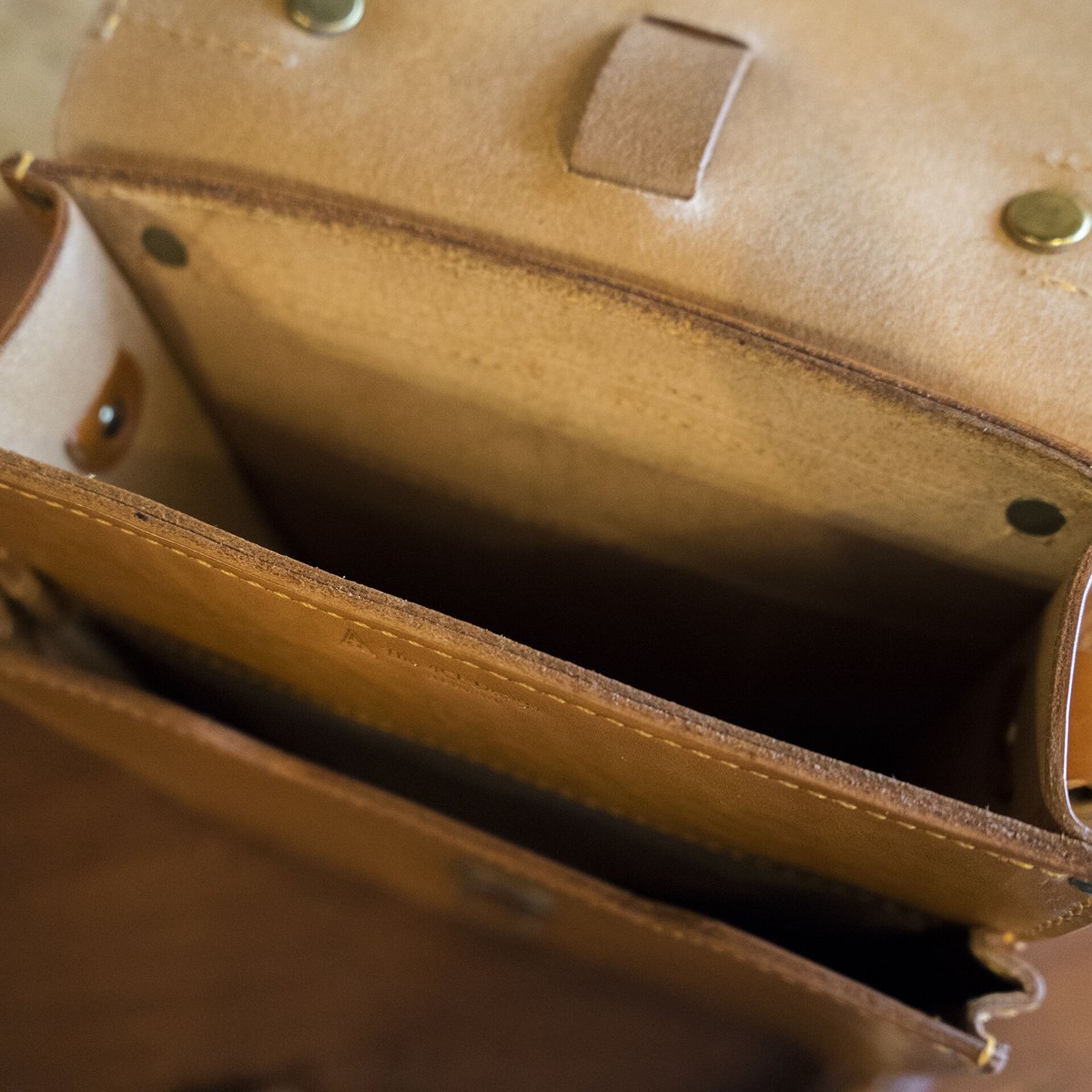 B5 size Leather bag（camel） | The 4CE Design オンラ