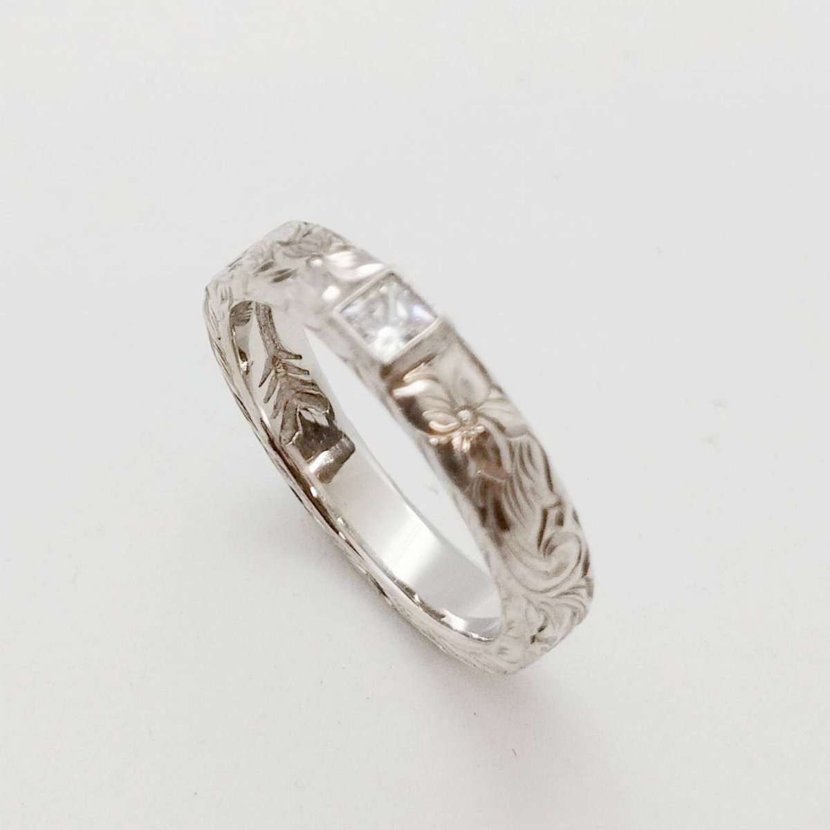 ◇Hawaiian Jewelry◇ Silver リング 4mm幅 CZ 3×3mm |