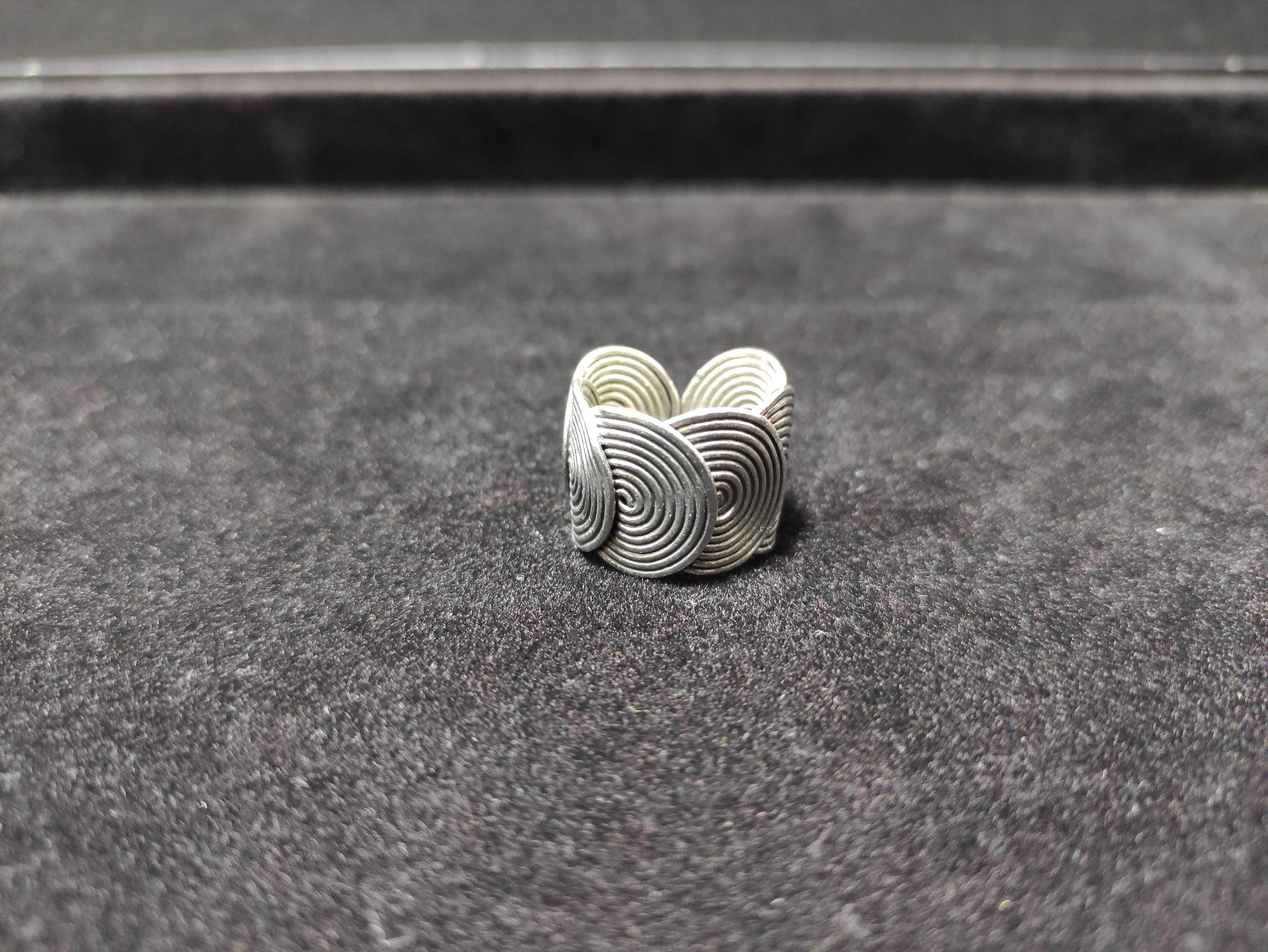 カレンシルバー渦巻チョーカーネックレスとピアス セット original