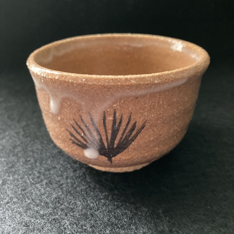 絵唐津(えからつ)ぐい吞み 植物模様 | 亀翁窯分室 / Gallery 絵唐津(えからつ)ぐい吞み 植物模様 | 亀翁窯分室 / Gallery