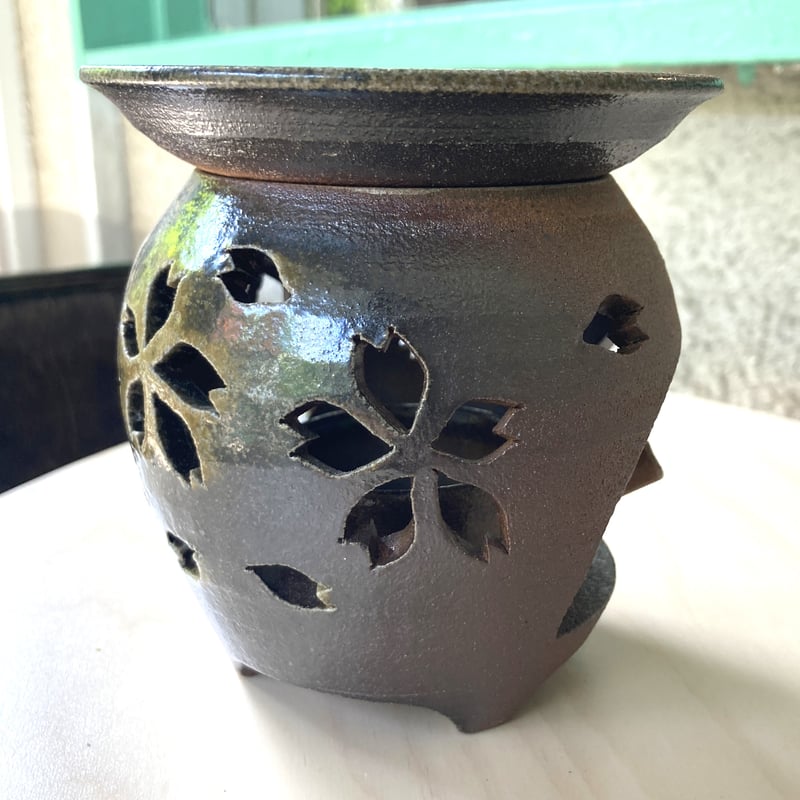 緑釉の回転式の透かし彫り香炉 装飾品 美品 景徳鎮 陶磁器 美術品 置物