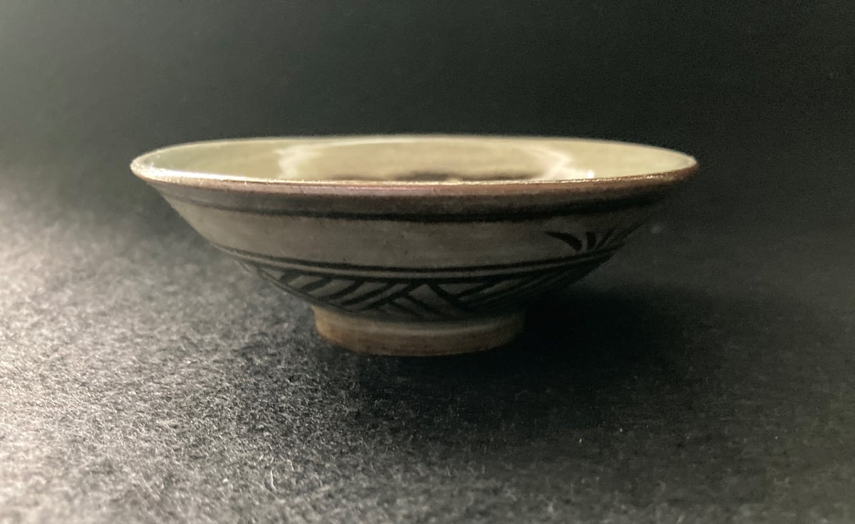 みー(*´꒳`*) 唐草模様 平（ひら）ぐい吞み 三島 唐草模様 | 亀翁窯分室 / Gallery Kiou