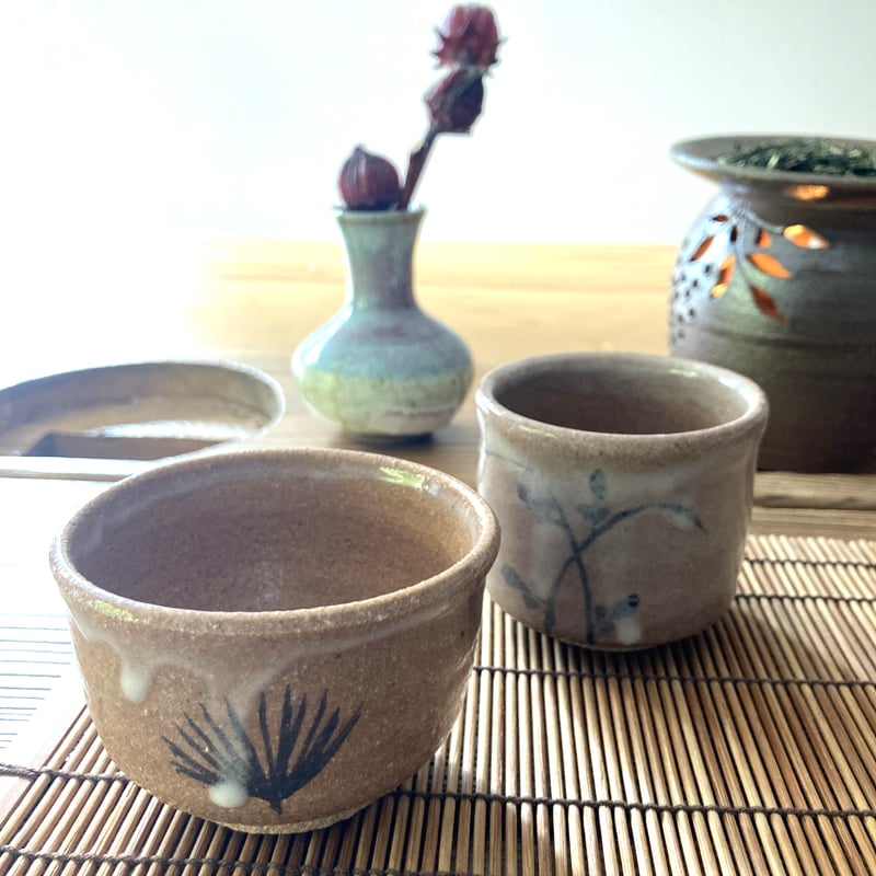 絵唐津（えからつ）ぐい吞み 植物模様 | 亀翁窯分室 / Gallery Kiou-Gama