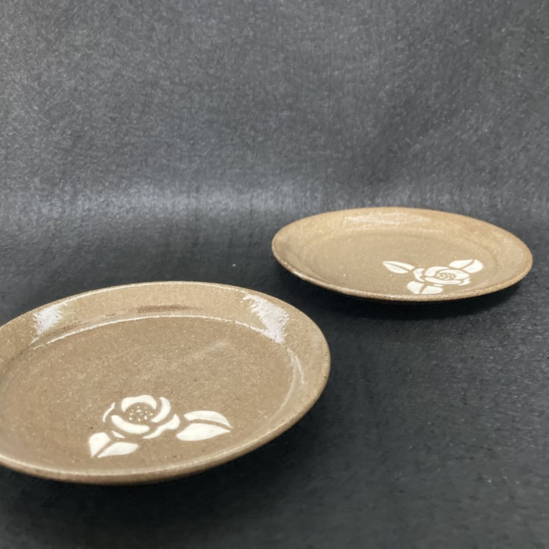 型紙摺り絵（かたがみすりえ）花模様の取り皿2枚セット | 亀翁窯分室