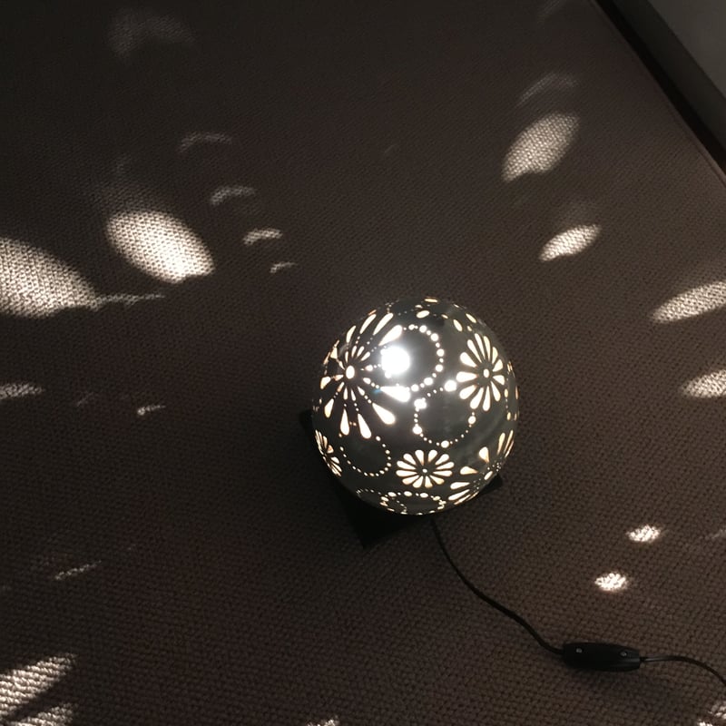 ランプシェード『花火』 | 亀翁窯分室 / Gallery Kiou-Gama