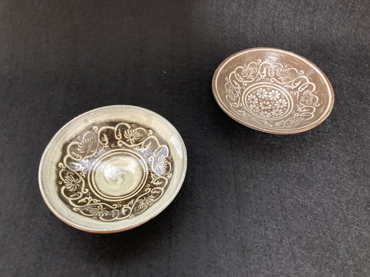 平（ひら）ぐい吞み 三島 唐草模様 | 亀翁窯分室 / Gallery Kiou-Gama