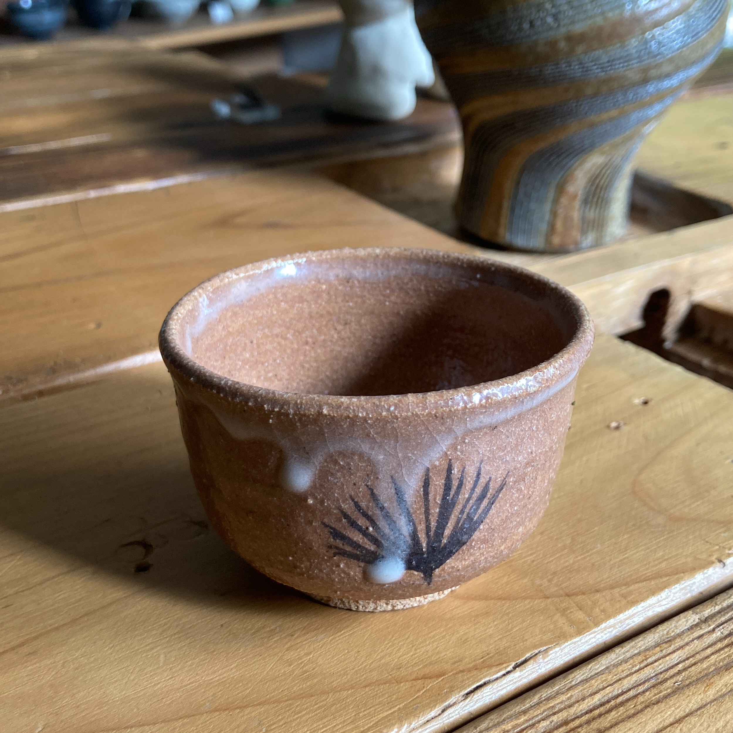 絵唐津（えからつ）ぐい吞み 植物模様 | 亀翁窯分室 / Gallery Kiou-Gama