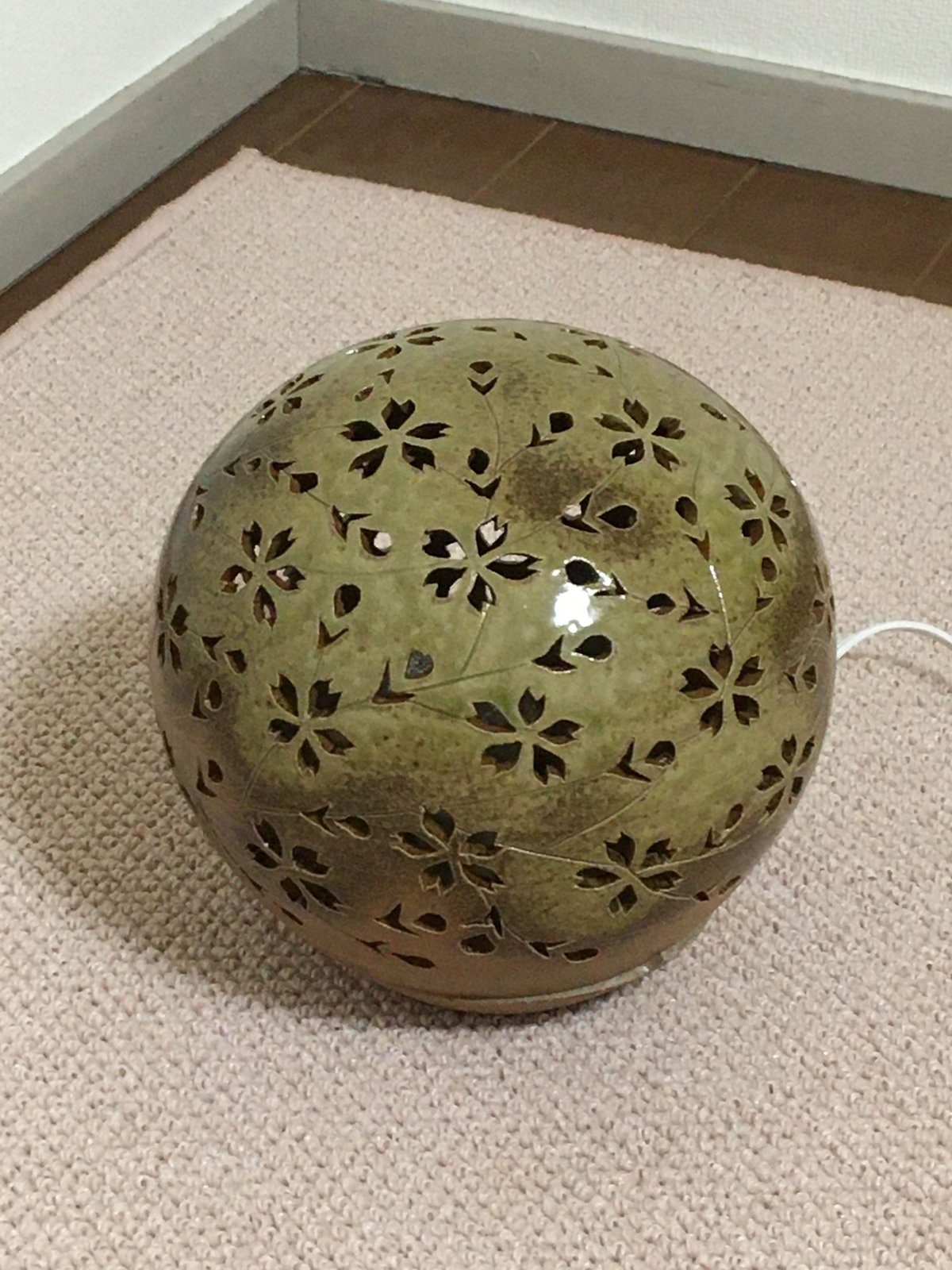 ランプシェード、桜 | 亀翁窯分室 / Gallery Kiou-Gama ランプシェード、桜 | 亀翁窯分室 / Gallery Kiou-Gama