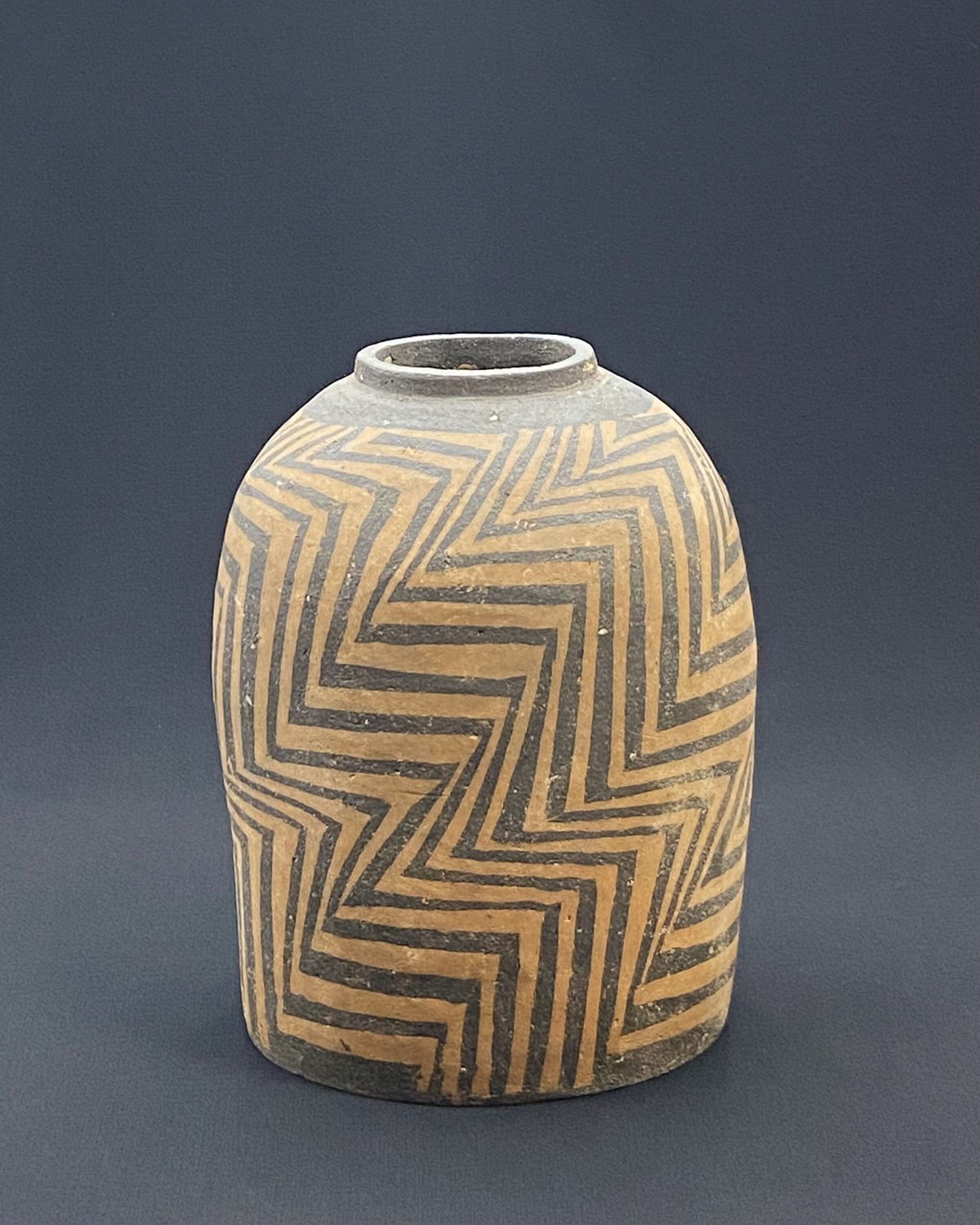 金田鹿男　黒沙象嵌壺　花器　壺　陶器 金田鹿男 黒沙象嵌壺 花器 壺 陶器