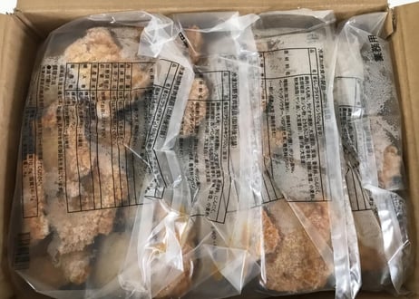 【送料無料 業務用】骨なしフライドチキン 旨辛味 100g×100枚 冷凍 鶏もも肉 フライドチキン 唐揚げ 惣菜 弁当 イベント パーティ クリスマス 大容量