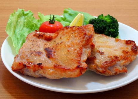 【送料無料 業務用】ローストチキンステーキ150g　60枚入り（5枚×6袋×2合わせ）【冷凍食品 鶏肉 鶏もも クリスマス バーベキュー グリル イベント オードブル 焼き鳥 パーティ 時短】