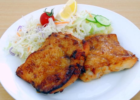 【送料無料 業務用】ローストチキンステーキ150g　60枚入り（5枚×6袋×2合わせ）【冷凍食品 鶏肉 鶏もも クリスマス バーベキュー グリル イベント オードブル 焼き鳥 パーティ 時短】