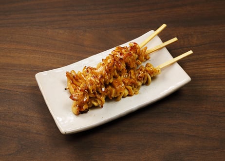 【送料無料】業務用 炭火焼鳥かわ串 35g 200本入（50本×4箱） 素焼 加熱済み 冷凍焼き鳥 鶏皮 鳥皮 イベント 学園祭 祭り 居酒屋 キッチンカー向け