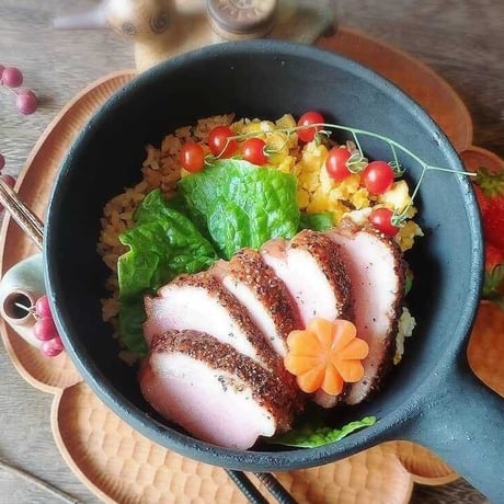 【少量サイズ/送料別】あい鴨ロースパストラミ200g 5本（5本×1袋）【鴨肉 業務用 冷凍食品 おかず おつまみ キャンプ バーベキュー イベント パーティ 惣菜 居酒屋 時短 簡単 加熱済】