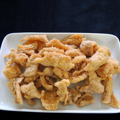 【送料無料 業務用】パリパリ鶏皮揚げ500g　4kg（500ｇ×8袋）【業務用 鶏肉 冷凍食品 唐揚げ 通販 肉 鶏皮 イベント オードブル パーティ おつまみ 弁当 おかず 居酒屋 時短】