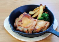 【送料無料 賞味期限2025年8月31日】ローストチキンサイ100g　60本入り（10本×6袋）【冷凍食品 鶏肉 通販 クリスマス バーベキュー もも肉 イベント 時短】