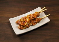 【少量サイズ/送料別】炭火焼鳥もも葱串素焼き35g（50本入り）【業務用 冷凍食品 鶏肉 通販 キャンプ 焼き鳥 パーティ 串焼き バーベキュー 肉 鶏もも おつまみ オードブル 時短 レンジ】