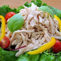 【送料無料 業務用】ほぐし蒸し鶏500g　5kg（500ｇ×10袋）【業務用 冷凍食品 鶏肉 むね肉 バーベキュー 弁当 オードブル イベント おつまみ サラダ トッピング 鶏飯 時短】