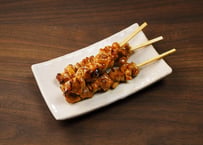 【少量サイズ/送料別】炭火焼鳥もも串素焼き35g（50本入り）【業務用 冷凍食品 鶏肉 通販 キャンプ 焼き鳥 パーティ 串焼き バーベキュー 肉 鶏もも おつまみ オードブル 時短 レンジ】